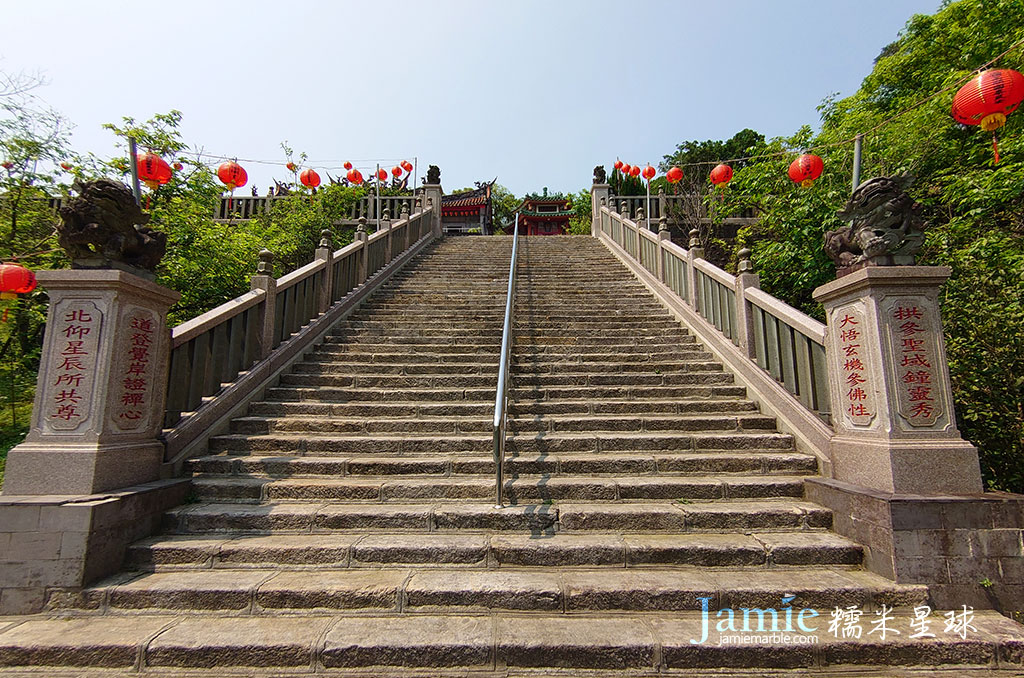 入殿樓梯步道